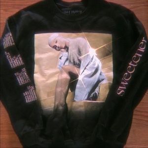 Sweetener world tour crewneck